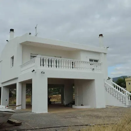 Family Sea Summer House At Erétria