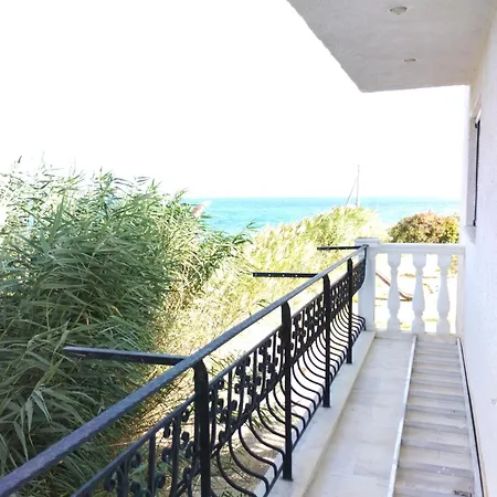 Family Sea Summer House At